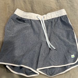 Vuori “V” cycled 5” inseam Banks 4 way stretch shorts